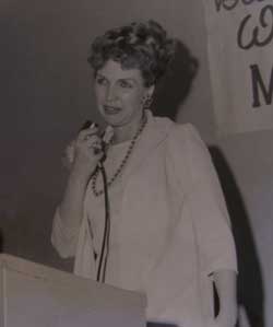 TerriandDottie.jpg - 48396 Bytes